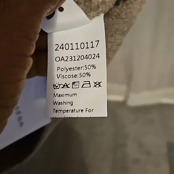 NWTs Commense Sweater Jacket and extra long scarf. - Picture 8 of 12